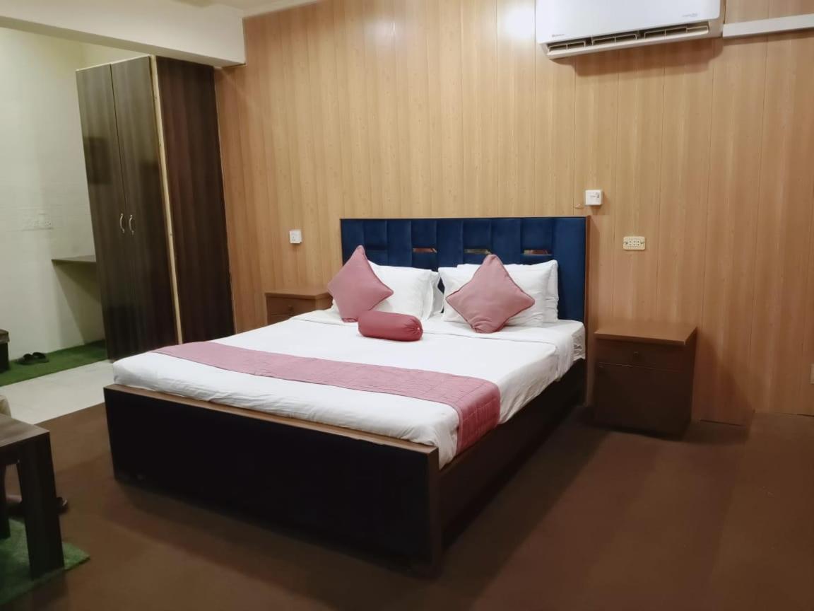 Westin Suites Lahore Quarto foto